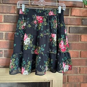 🛍️ Loft pretty mini skirt with multi color floral print sheer with excellent.